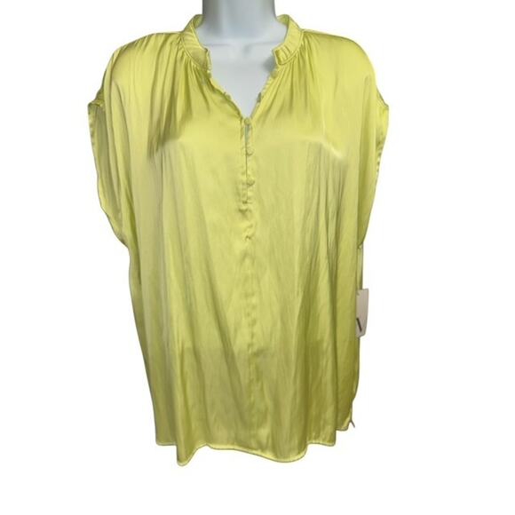 Worthington Woman 0X Top Delicate Pale Lime Yellow Sleek Fabric Covered Buttons - Picture 1 of 4
